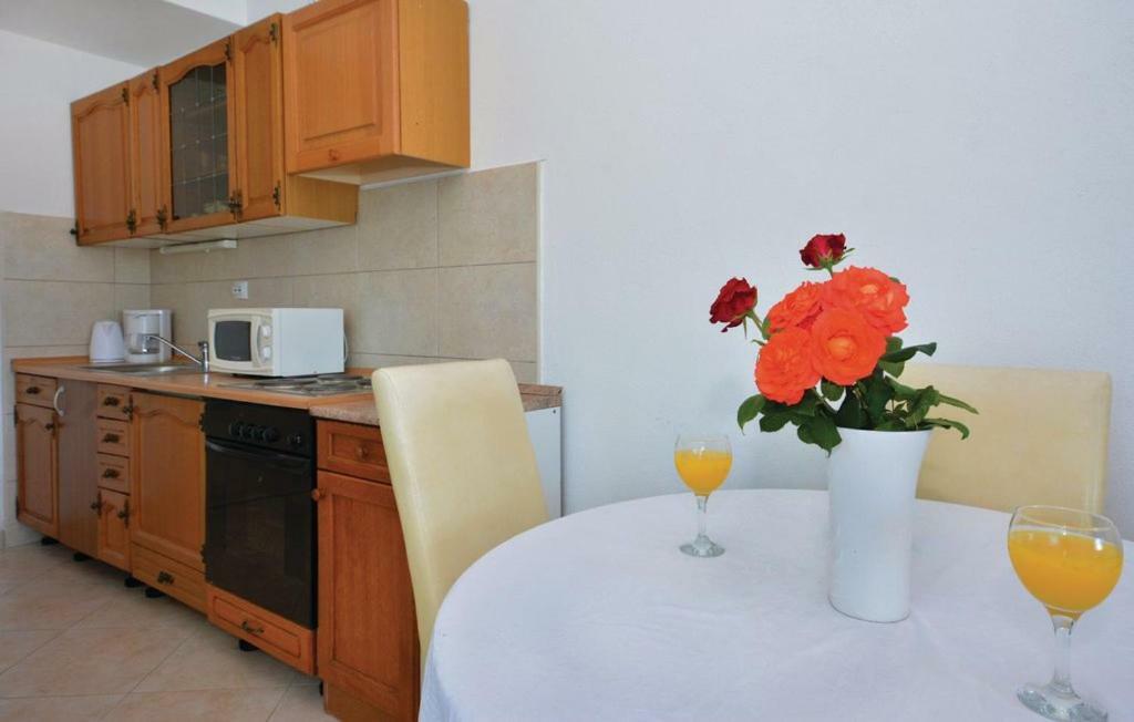 Studio Apartman Подстрана Экстерьер фото